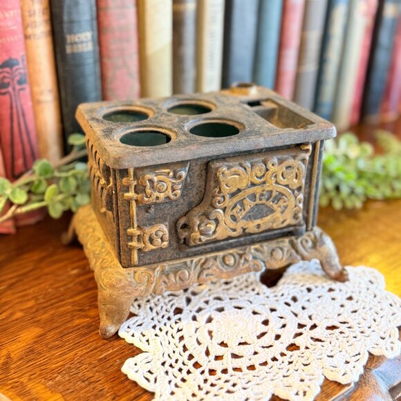 Antique Other - Antique Eagle Salesman Cast Iron Stove